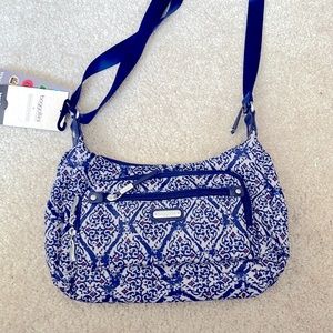 Baggallini RFID traveler Bag